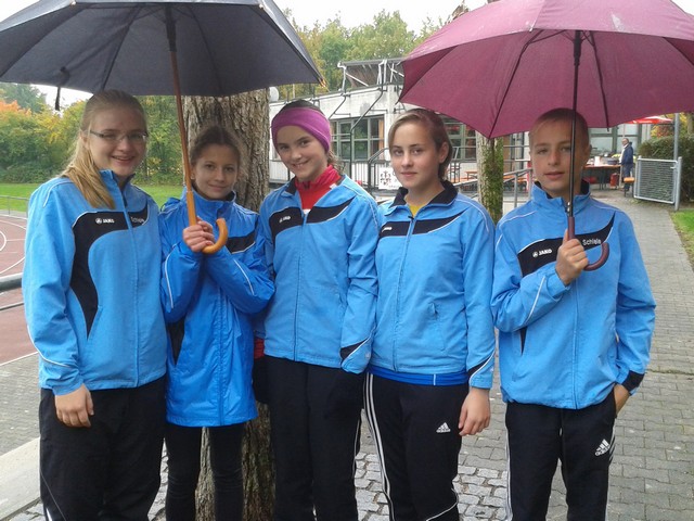 Franziska, Carolin, Claudia, Pia, Sebastian  20131005 145326.jpgAichach