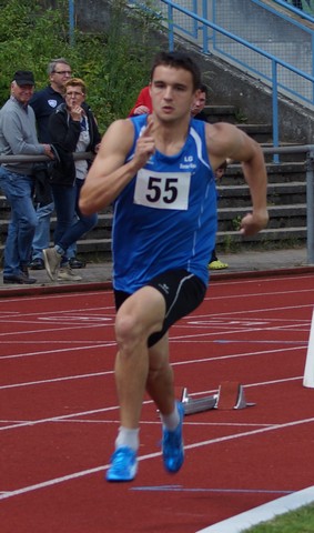Florian Gnad beim 400m- Start DSC01663
