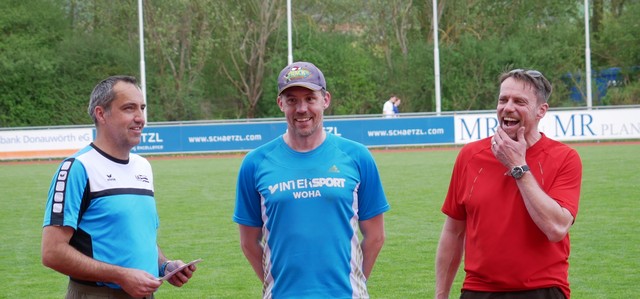 Martin Gnad mit den geehrten Funktionären Jochen Weber und Jürgen Zajitschek (v.l.)