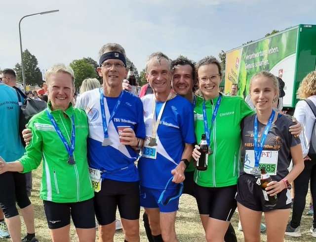 nach dem Zieleinlauf von links Anneliese Zinke, Bernhard Satzenhofer, Hans Niederhuber, Konrad Käser, Christina Satzenhofer, Marie Wagner