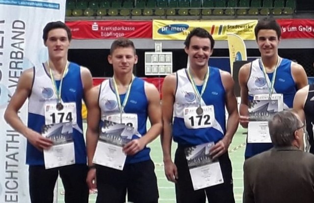Siegerehrung der 4x400m-Staffel